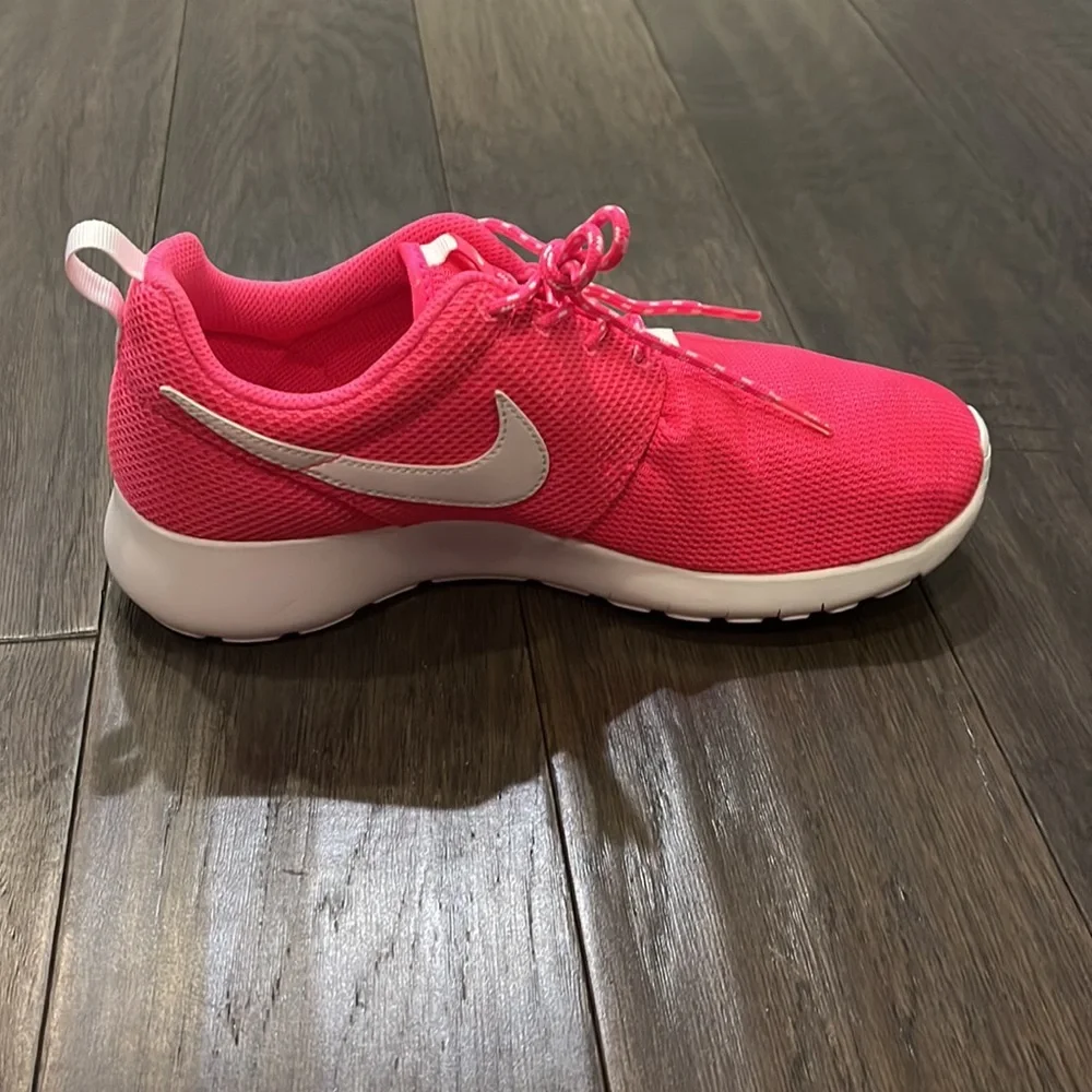 Nike Roshe One Rosherun GS Shoes Sneakers pink 599729 609 Girls Youth Size 6